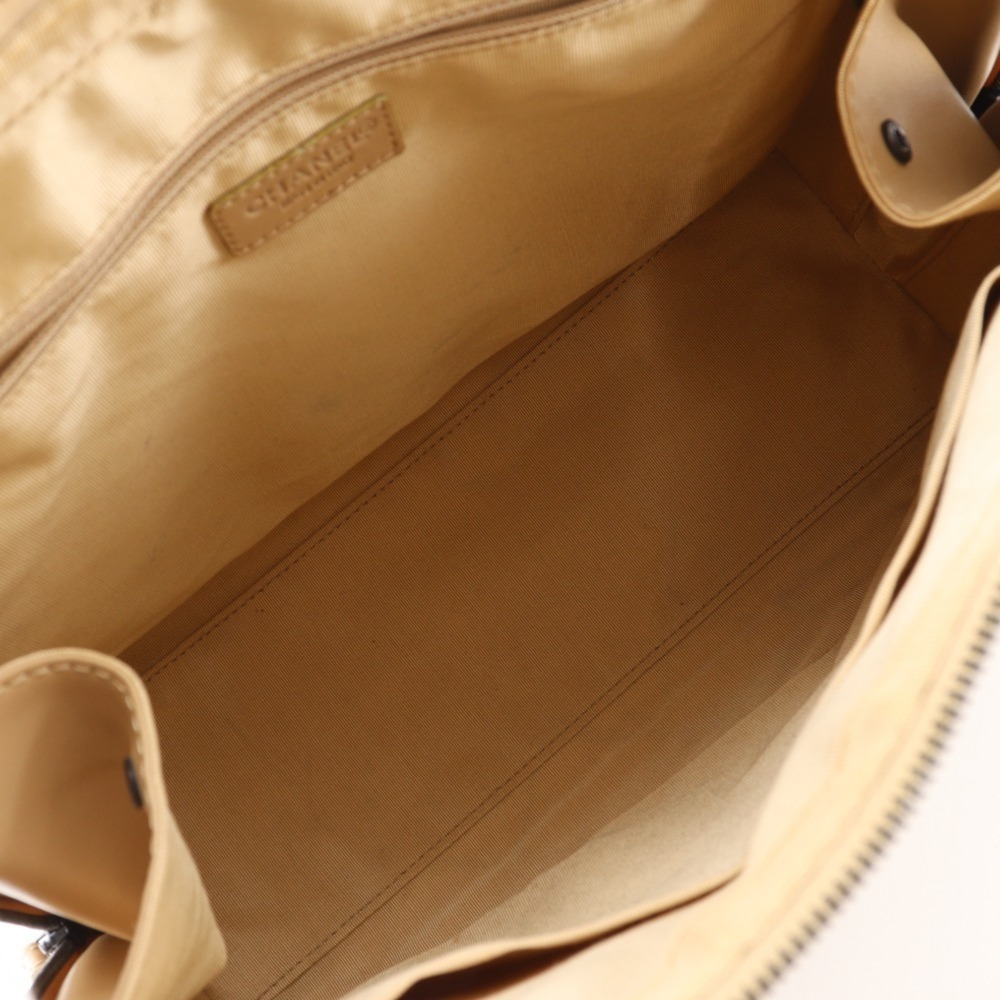 CHANEL Cream Tote Bag - Picture 10 of 16